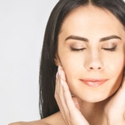 Ultrasuoni microfocalizzati per ridefinire l’ovale del viso