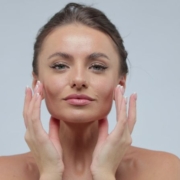 Lifting non chirurgico ad ultrasuoni: tecnologia sicura e consolidata per una pelle più tonica